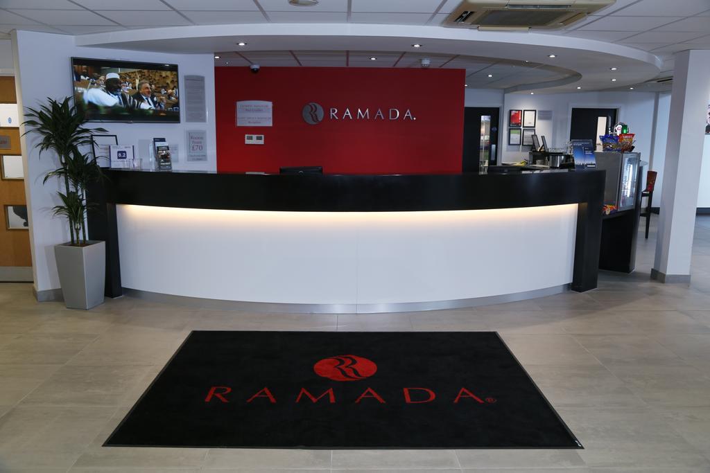 Hotel Ramada Wakefield Esterno foto