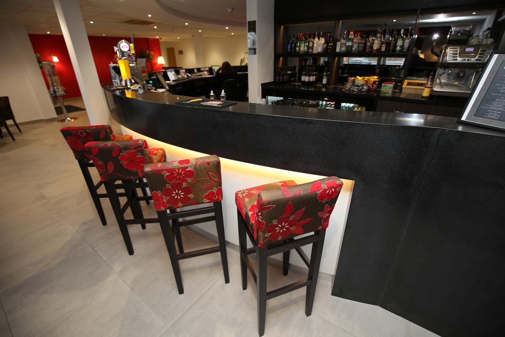 Hotel Ramada Wakefield Esterno foto