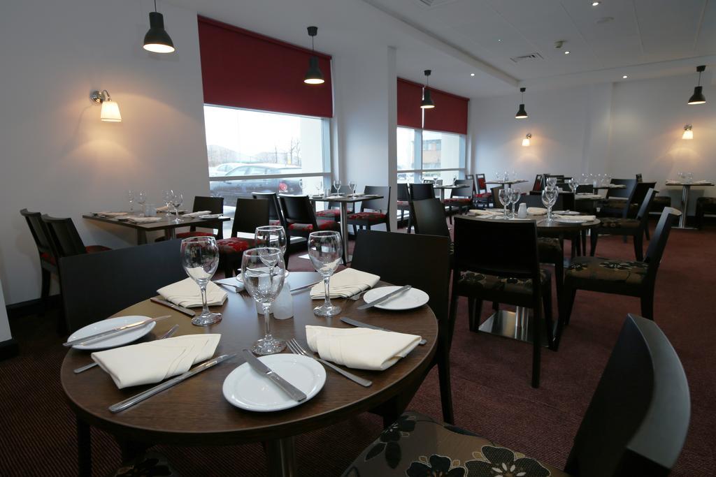 Hotel Ramada Wakefield Esterno foto