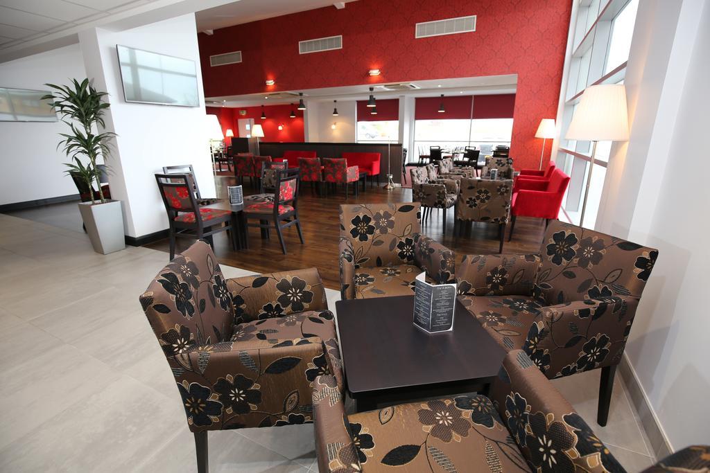 Hotel Ramada Wakefield Esterno foto