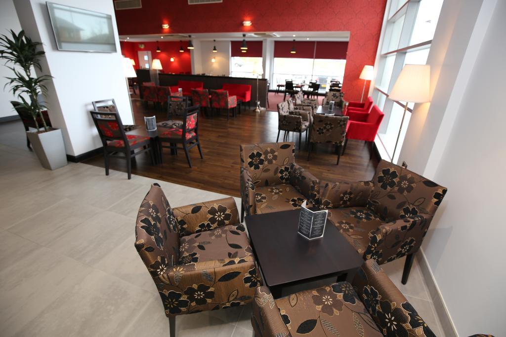 Hotel Ramada Wakefield Esterno foto