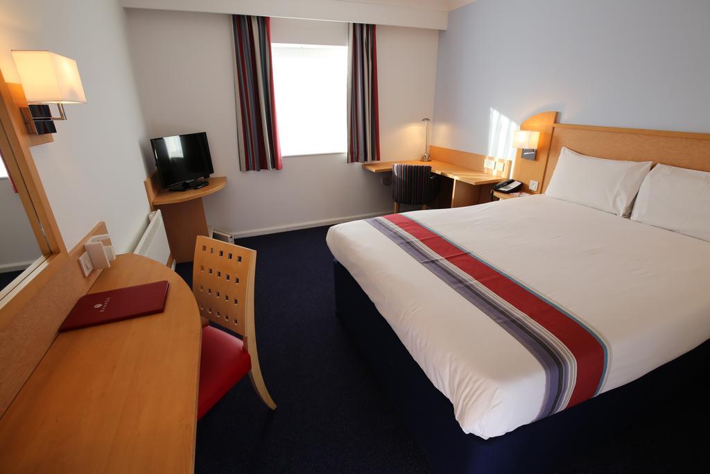 Hotel Ramada Wakefield Esterno foto