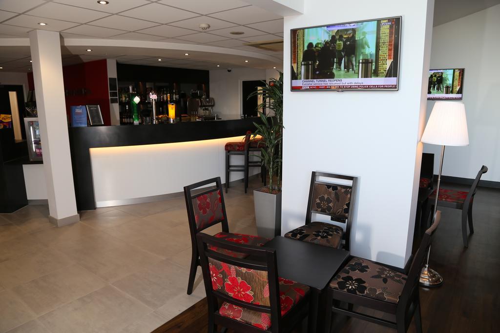 Hotel Ramada Wakefield Esterno foto
