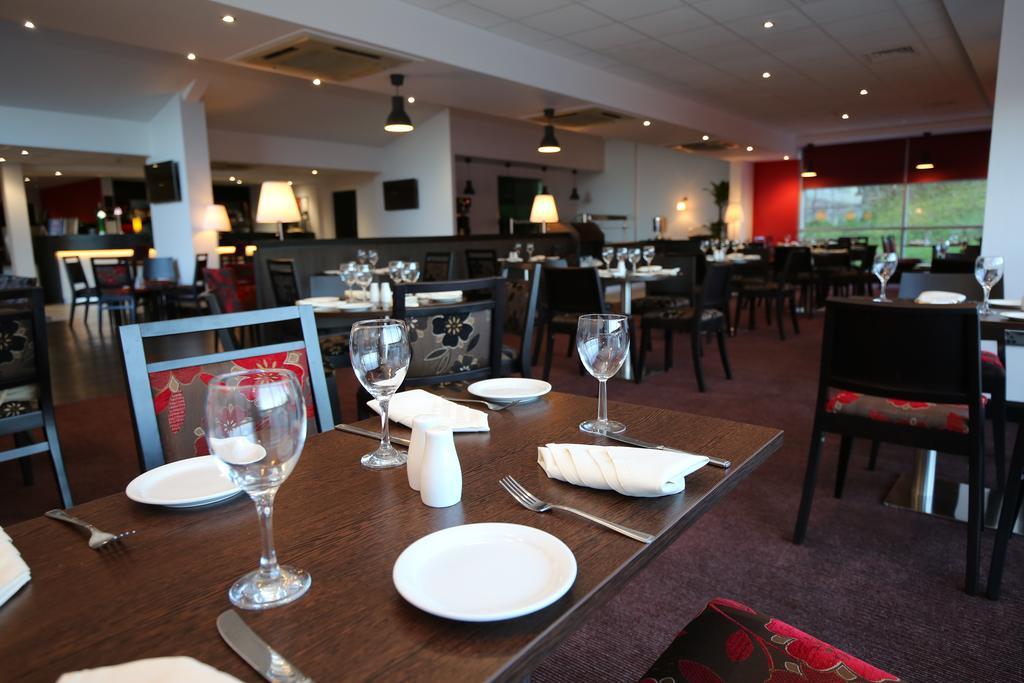 Hotel Ramada Wakefield Esterno foto