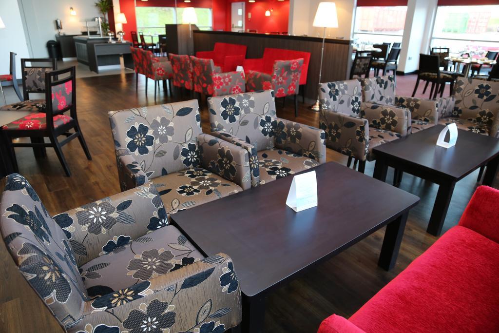 Hotel Ramada Wakefield Esterno foto