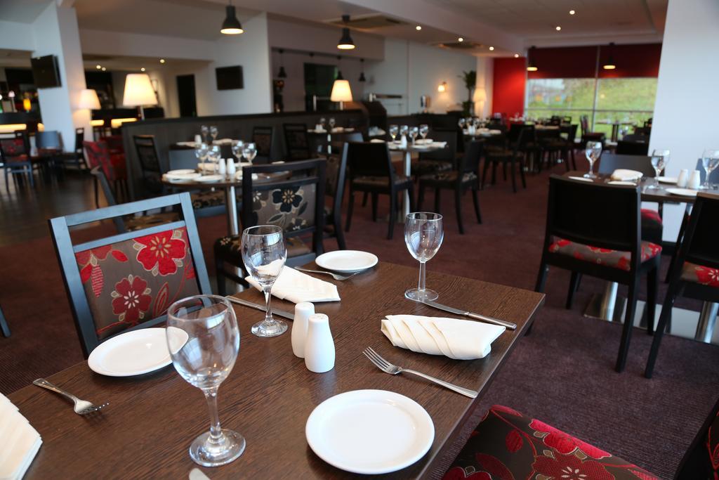 Hotel Ramada Wakefield Esterno foto