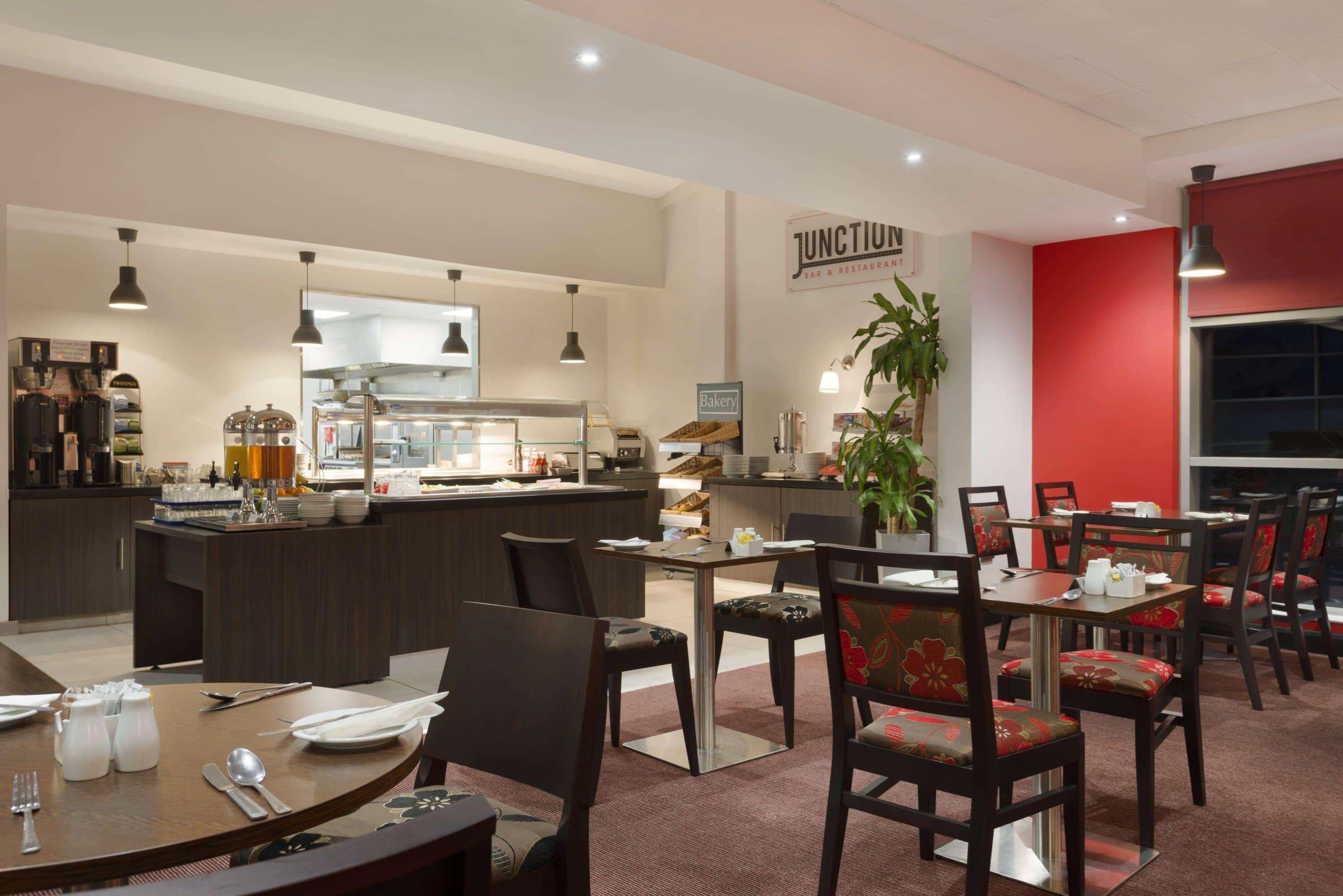 Hotel Ramada Wakefield Esterno foto