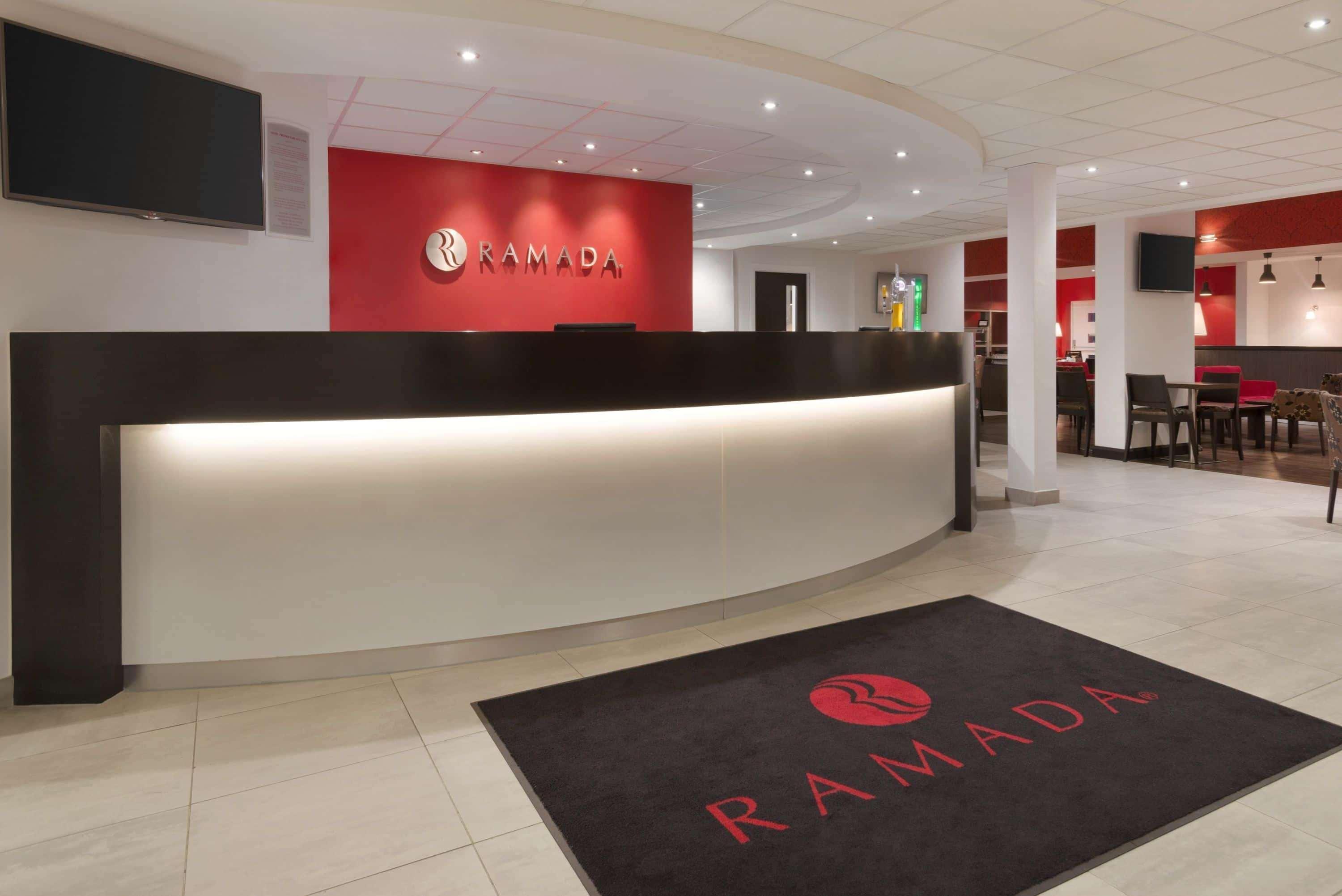 Hotel Ramada Wakefield Esterno foto