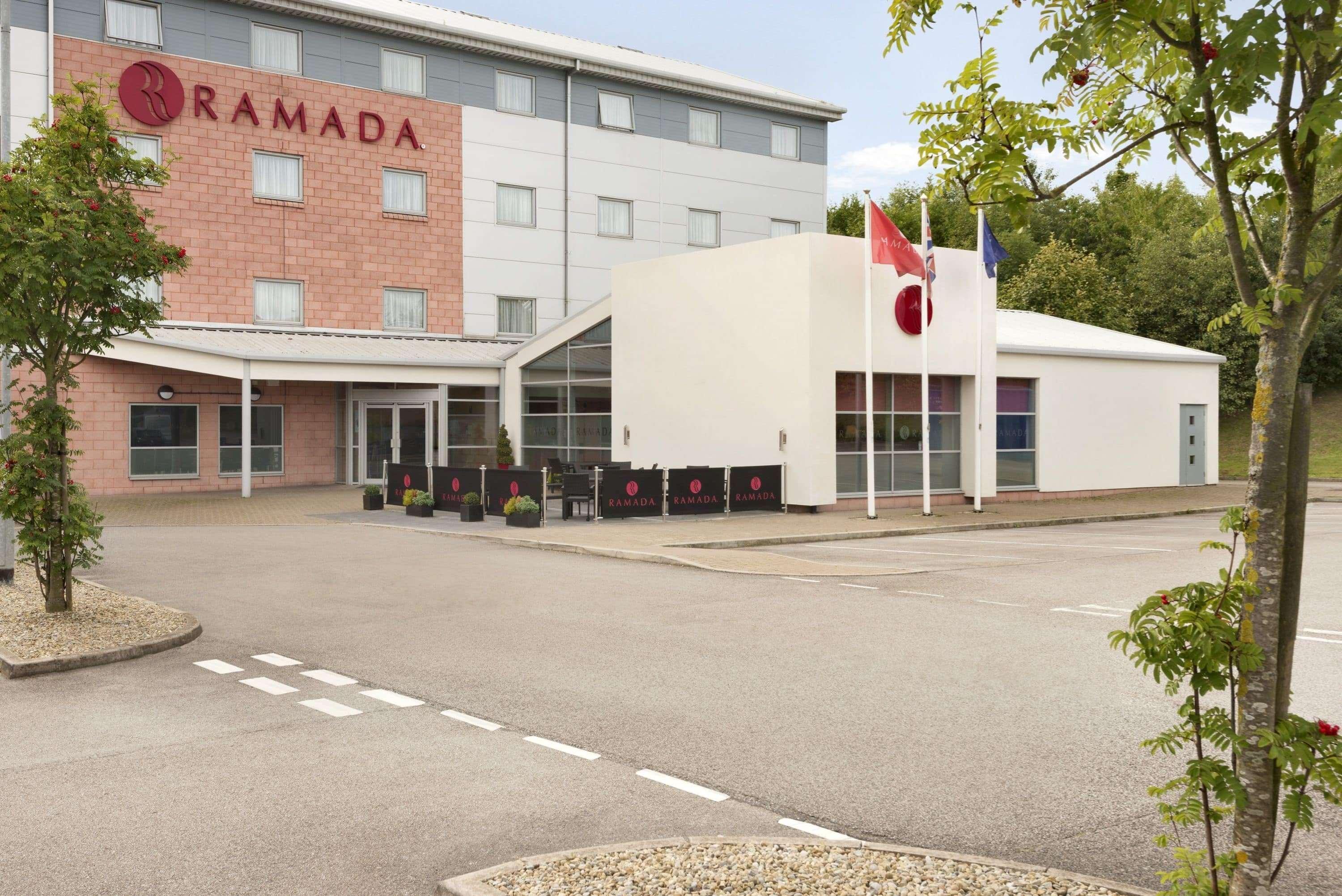 Hotel Ramada Wakefield Esterno foto